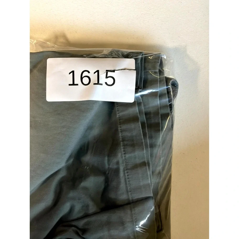 Gloria Vanderbilt Missy Senora Shorts Womens 10 Sage Green Stretch Beach Classic